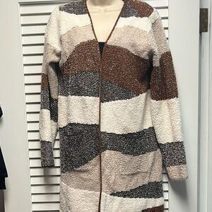 Elegant Multitone Knit Cardigan